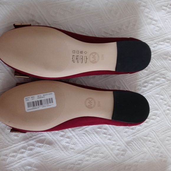 Shoes - Picture 2 of 3